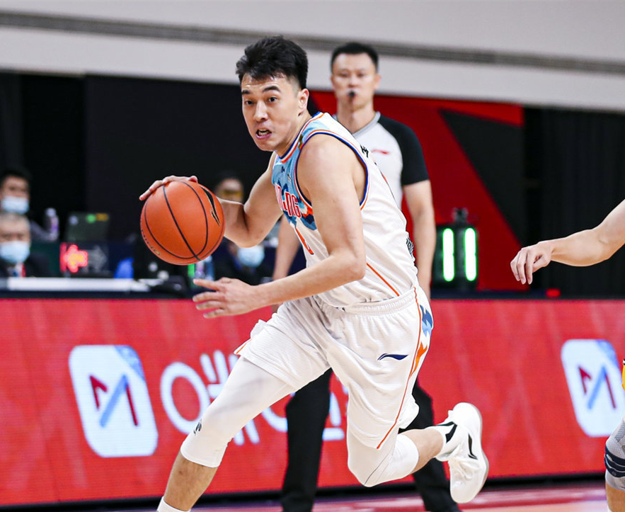 开云体育官网-包含里程碑夜！奥兰多魔术回应争议；CBA季后赛集结日刷纪录；话题不断；更衣室氛围转暖的词条