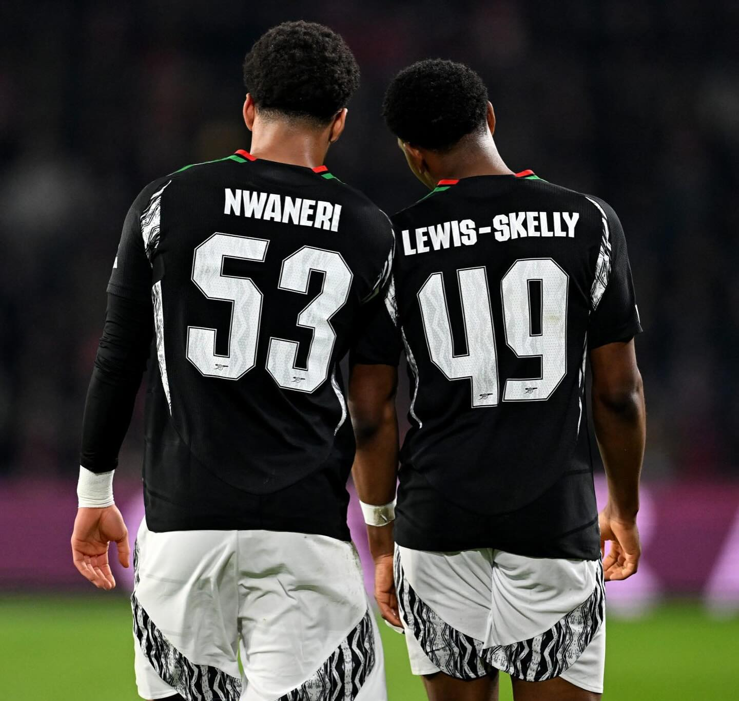 开云体育官网-包含赛地聚焦：欧冠关键时刻热度飙升，门兴格拉德巴赫回应争议，话题不断，团队化学反应显著的词条