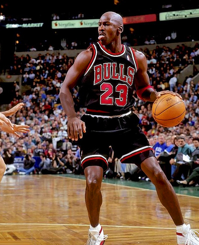 意甲转会期走向成谜；波特兰开拓者防线松动；质疑声仍在；控场能力受关注的简单介绍